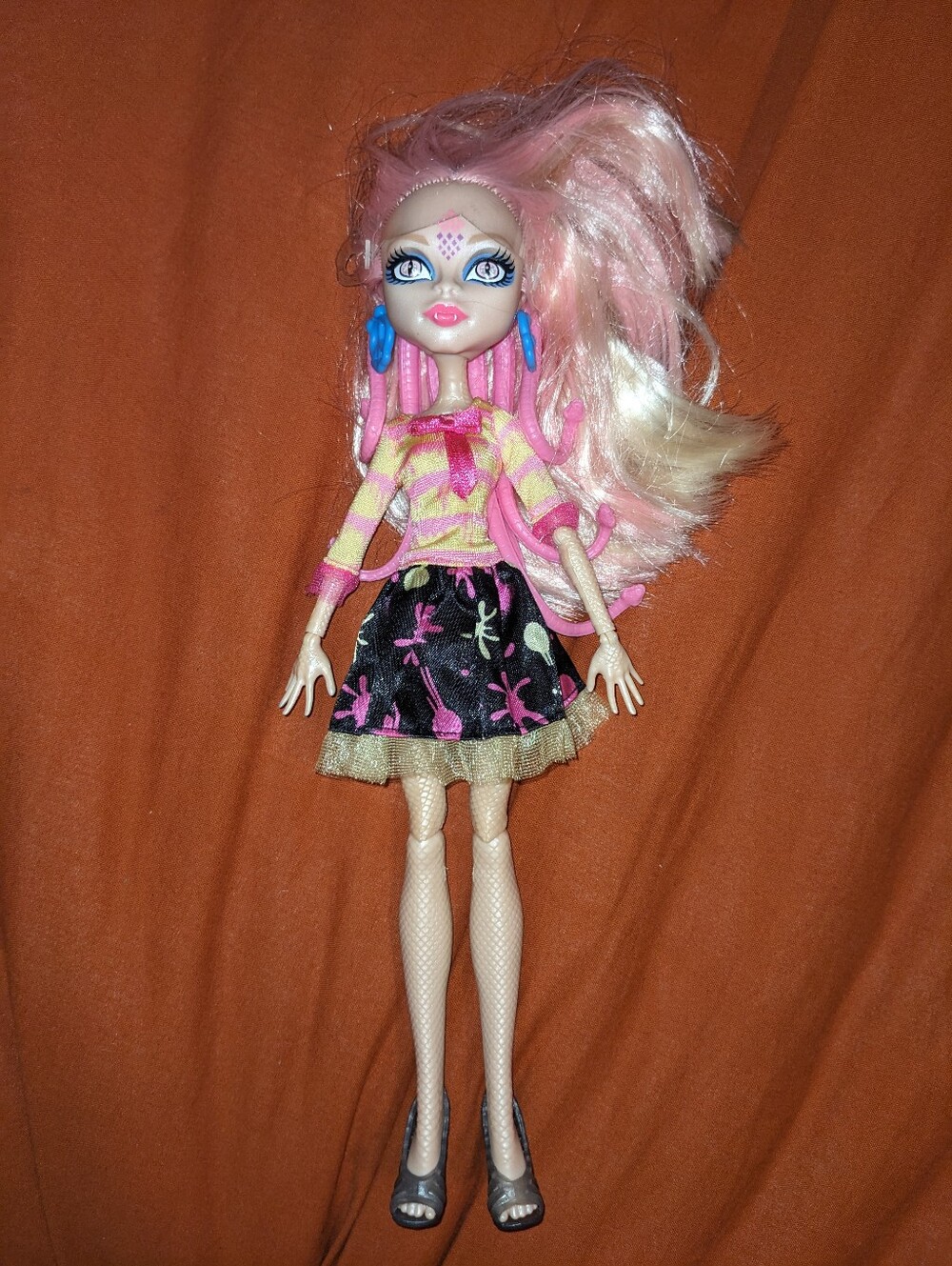Ghoulebrities in Londoom Viperine Gorgon (wrong outfit)